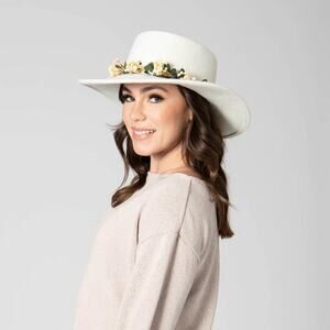NWT San Diego Hat Co. Felt Boater Bliss Women Wool W/Dried Babies Breath Ivory
